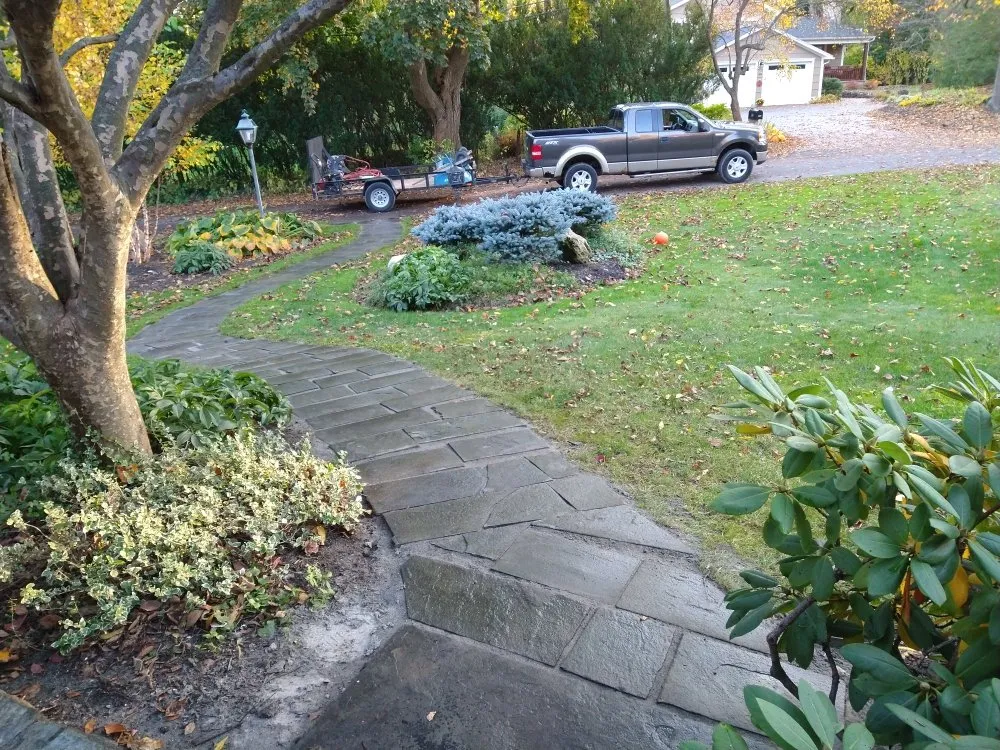 Affordable lawn care service in Pittsford, NY - Irwing Contractor