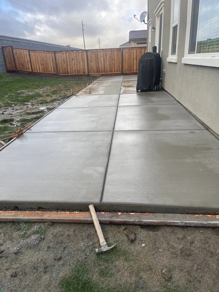 Top-rated lawn care service for residential properties across Vacaville, CA - Isaac's Concrete