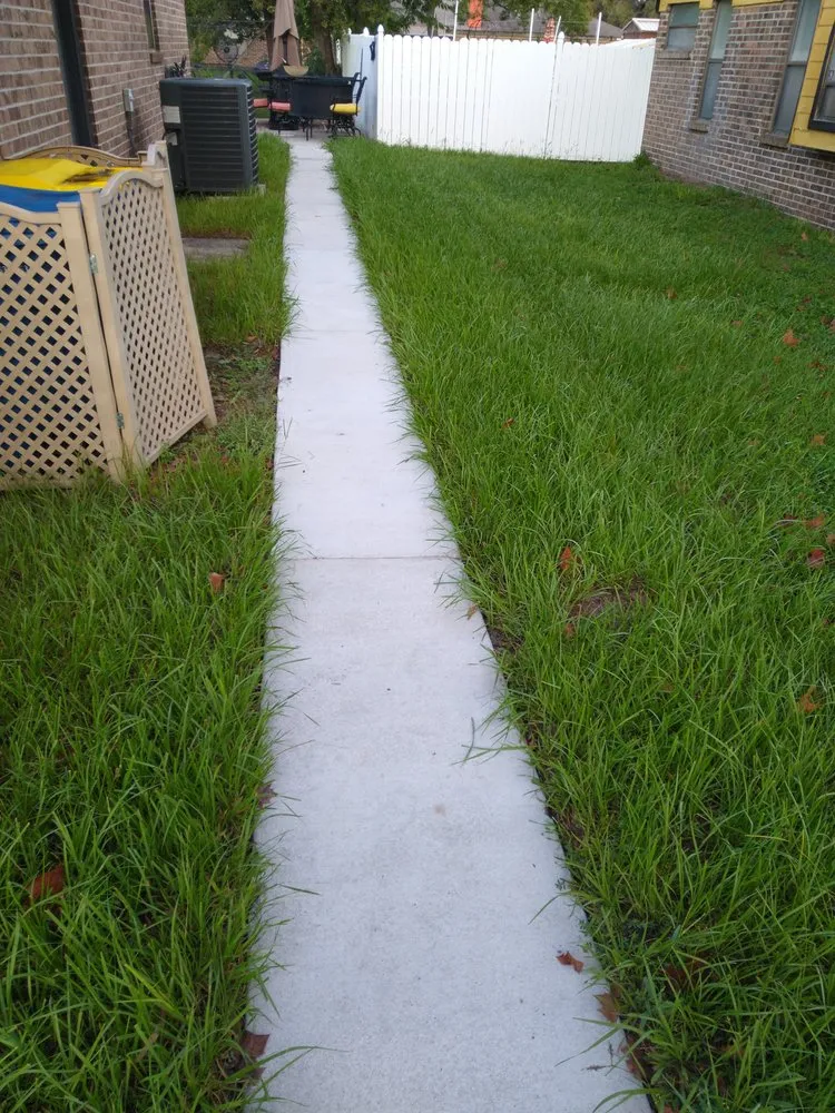 Trusted yard cleanup service for year-round maintenance across Jacksonville, FL - Isaac's Home Improvement