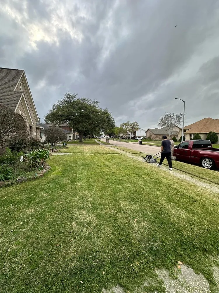 Reliable yard maintenance in Baytown, TX - Isaac’s Landscaping