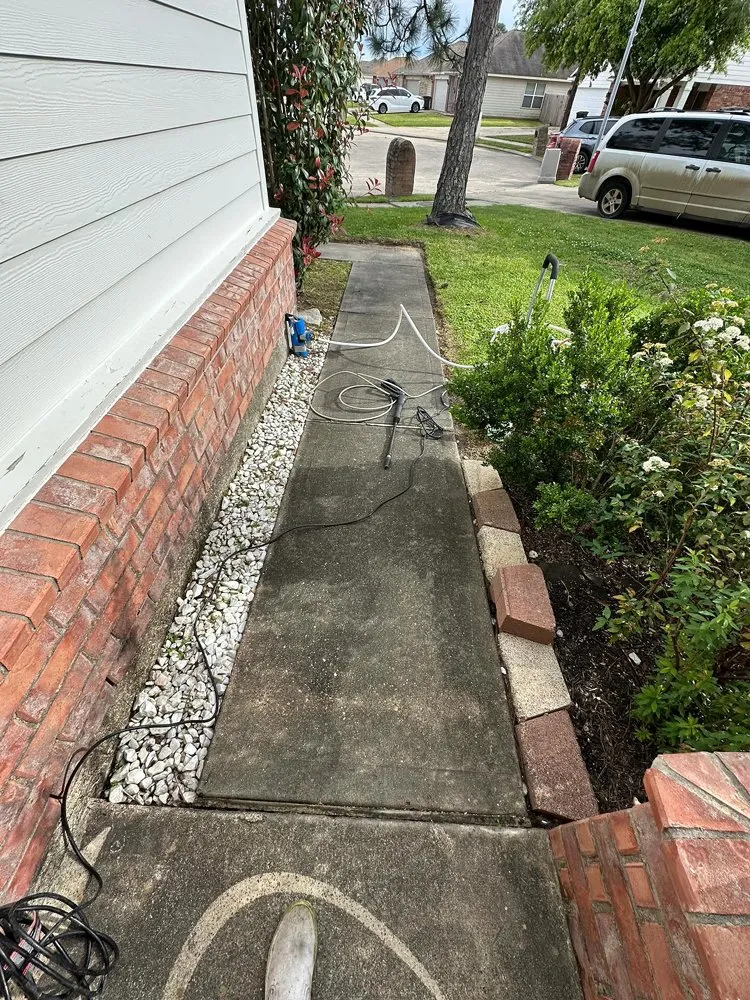 Local landscape installation in Baytown, TX - Isaac’s Landscaping