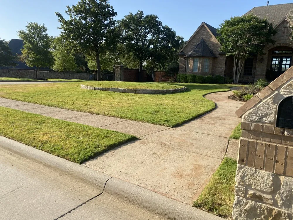 Professional lawn care service near you in Dallas, TX by Isaac’s Lawn Services