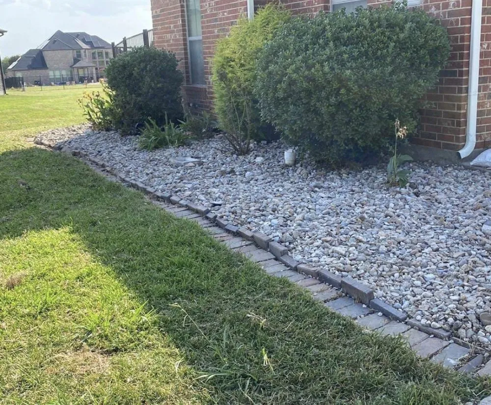 Reliable lawn mowing service in Dallas, TX - Isaac’s Lawn Services