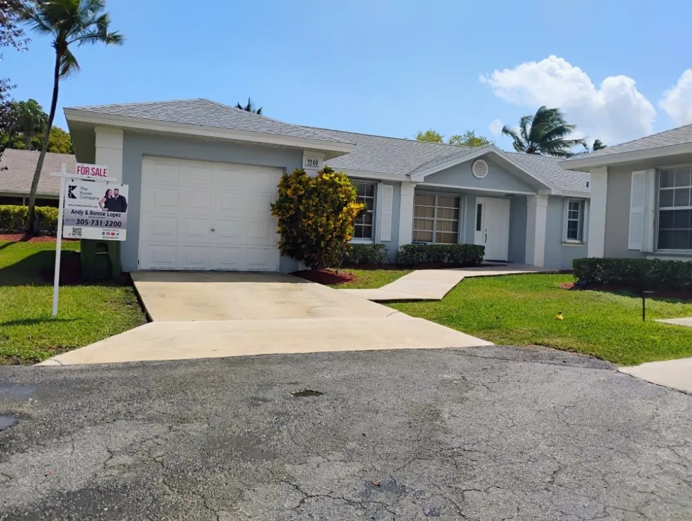 Top-rated landscaping services for year-round maintenance across Palmetto bay, FL - Isaiahs Outdoor Services