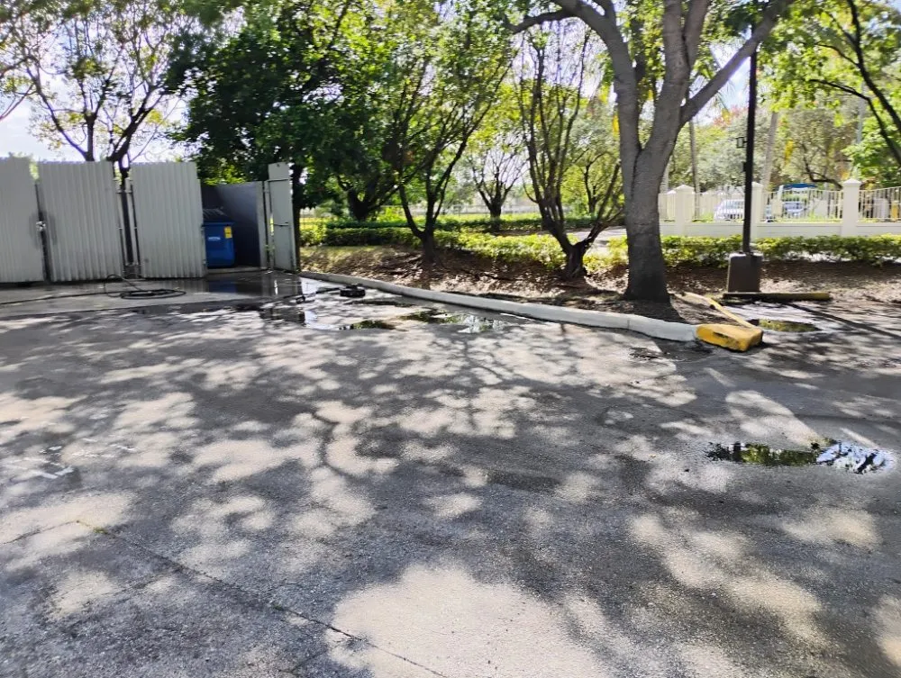 Professional garden landscaping in Palmetto bay, FL by Isaiahs Outdoor Services