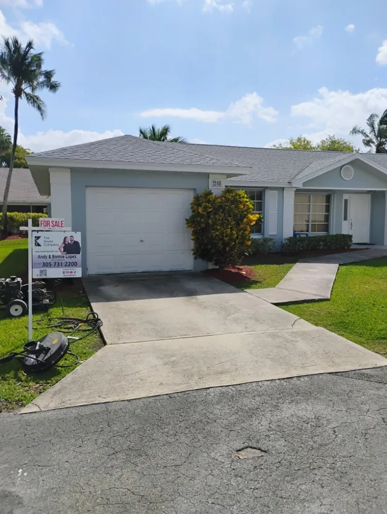 Custom outdoor landscaping in Palmetto bay, FL - Isaiahs Outdoor Services