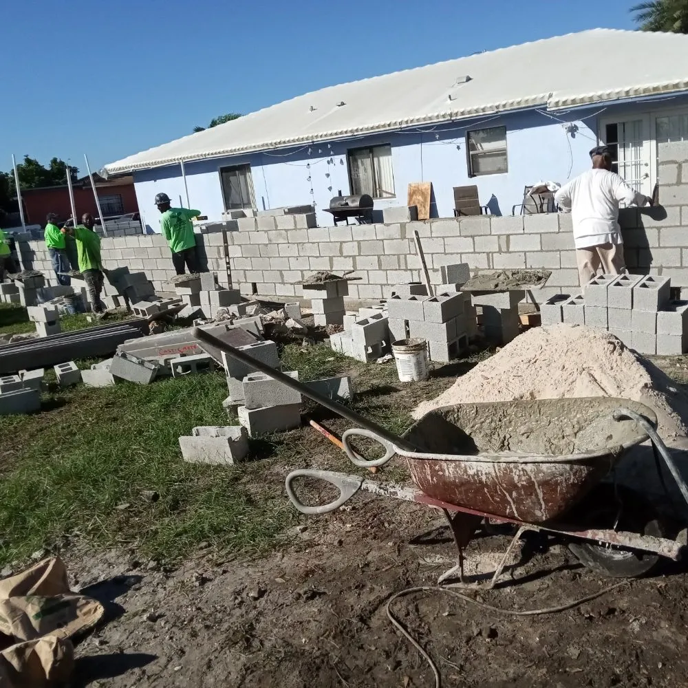 Affordable landscape design in Palmetto bay, FL by Isaiahs Outdoor Services