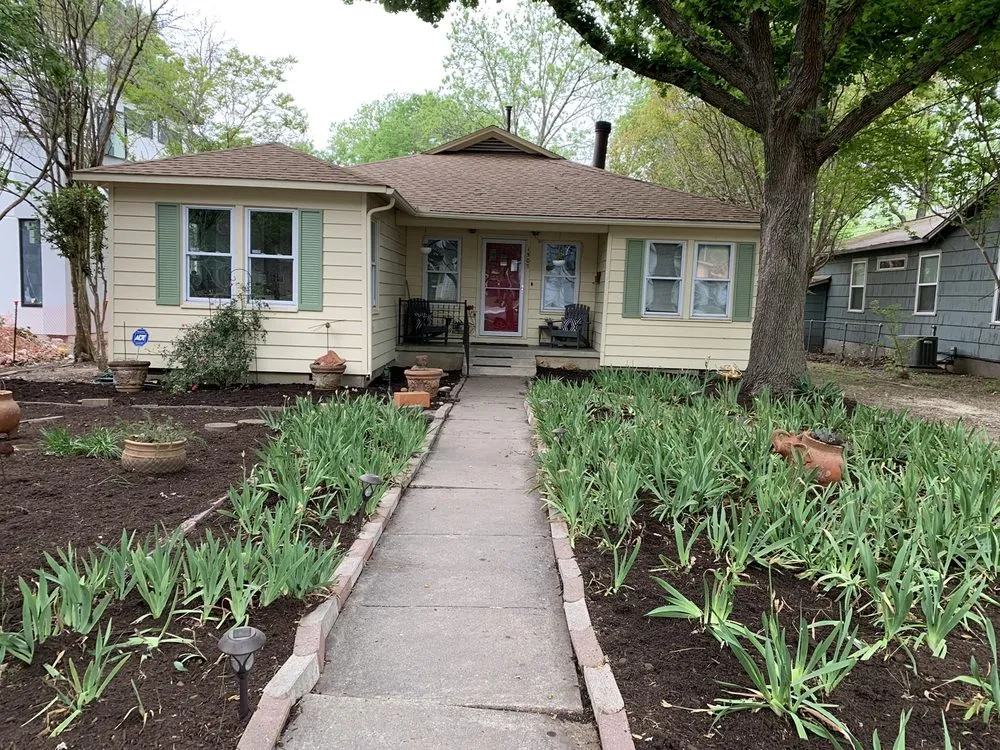 Reliable lawn mowing service in Austin, TX by Isaias Gonzalez Landscaping