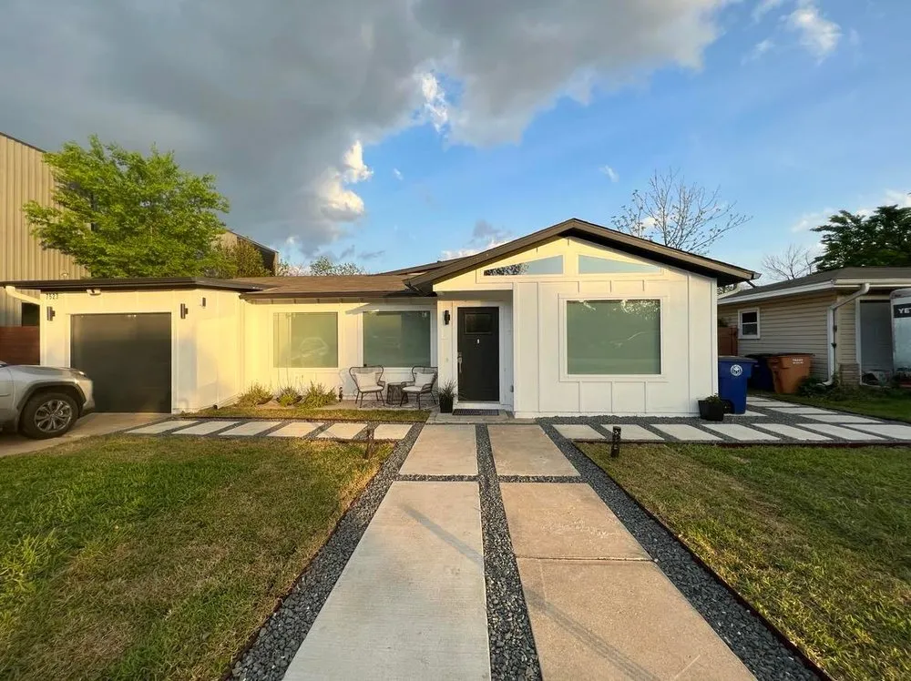 Trusted yard cleanup service experts serving Austin, TX - Isaias Gonzalez Landscaping