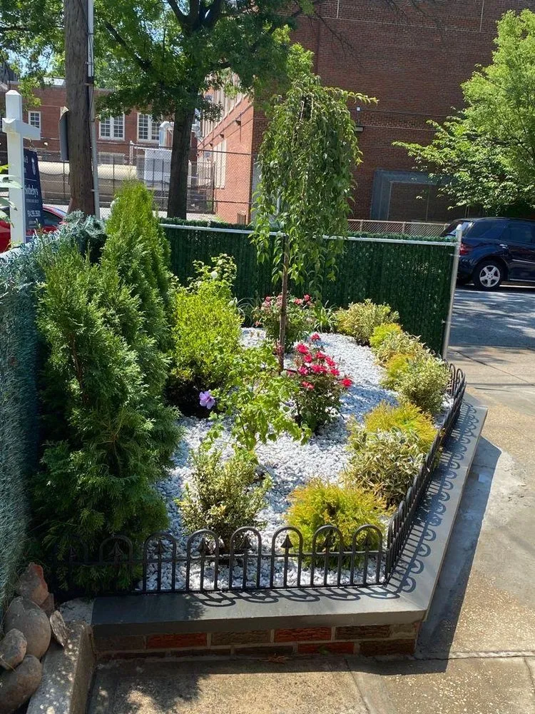 Custom lawn care service in New York, NY by Isaias landscaping