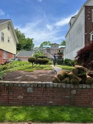 Isaias landscaping Logo