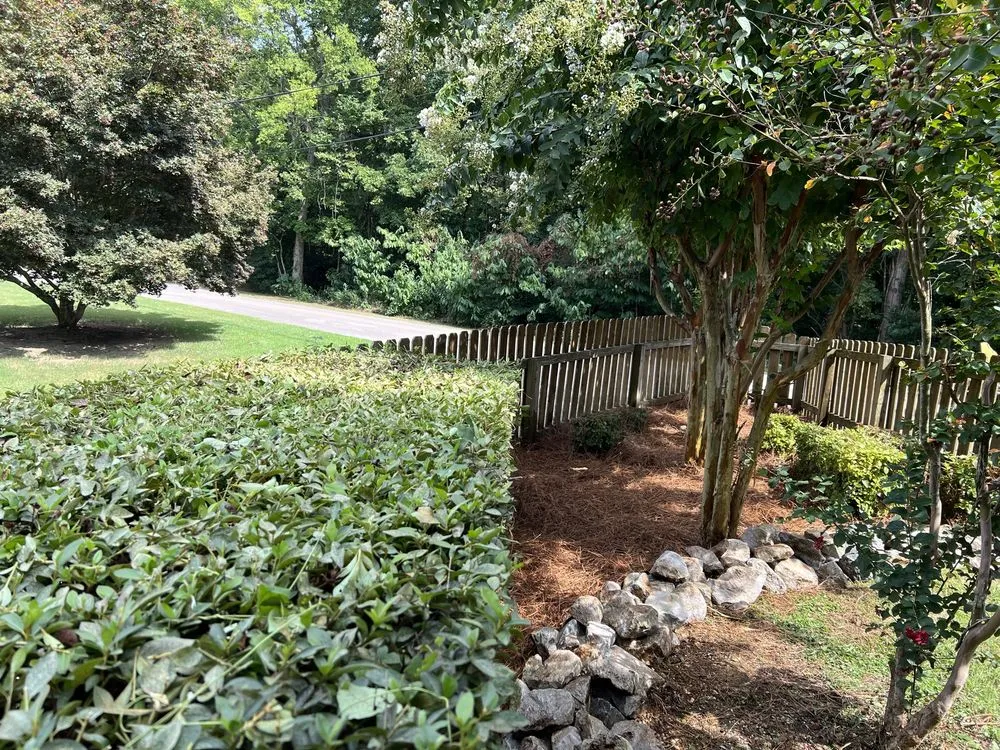 Reliable garden landscaping for homes across Tuscumbia, AL - Isbell Landscaping and Lawncare