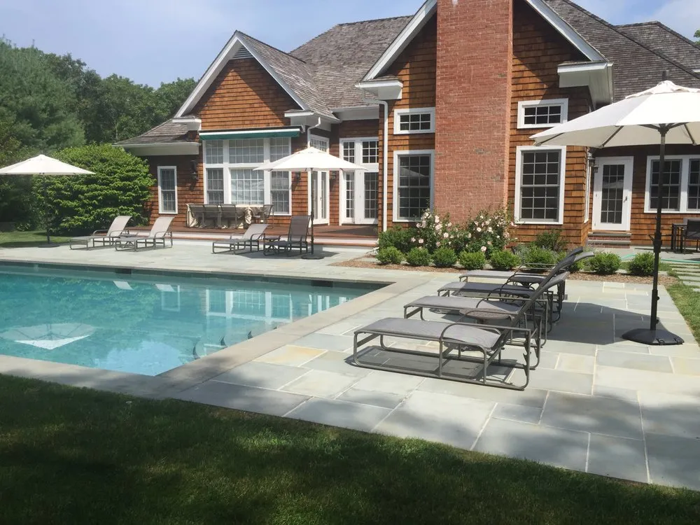 Custom yard cleanup service for homes in Dix Hills, NY by Island Design & Landscape
