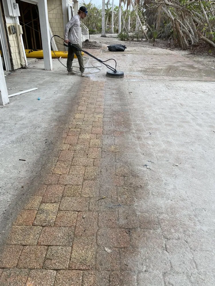 Top-rated lawn care service experts serving Bradenton, FL - Island Exterior Services