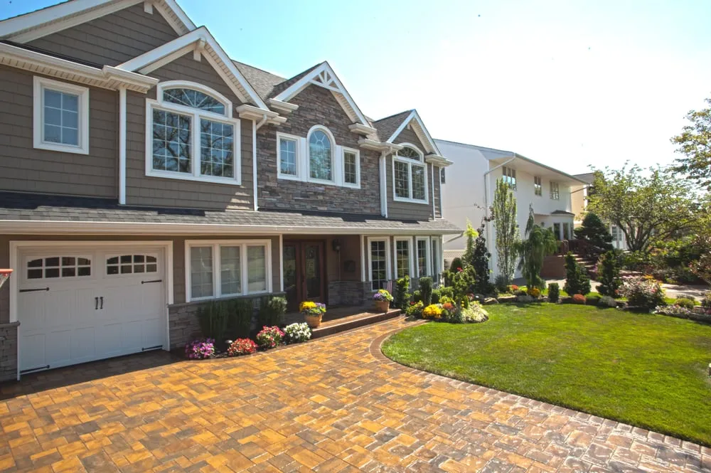 Reliable lawn mowing service in Bellmore, NY - Island Greenery Masonry & Landscape