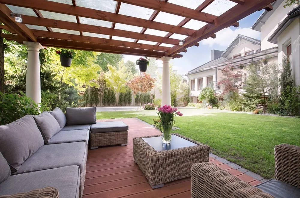 Affordable landscaping services for homes in Charleston, SC by Island Landscaping and Lawn Service