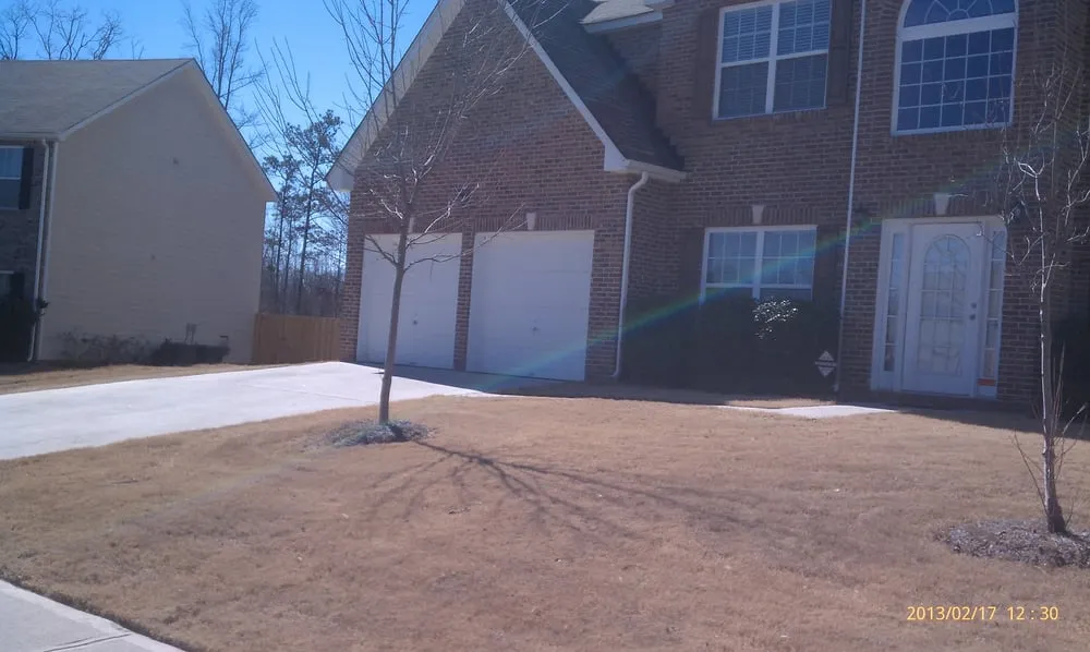 Trusted yard cleanup service in Fairburn, GA - island Lawn Care & Pressure Washing, LLC