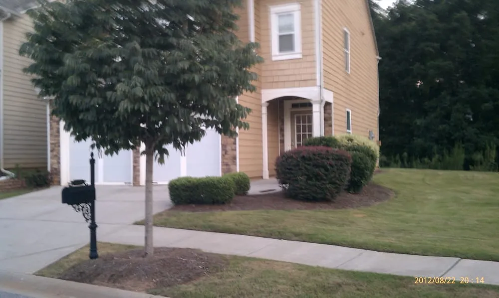 Top-rated lawn mowing service in Fairburn, GA - island Lawn Care & Pressure Washing, LLC