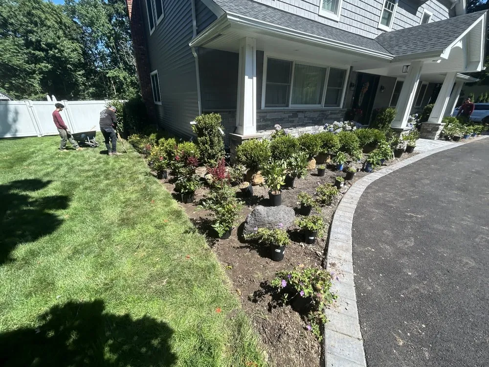 Affordable landscape installation in Lindenhurst, NY - Island Oak Design