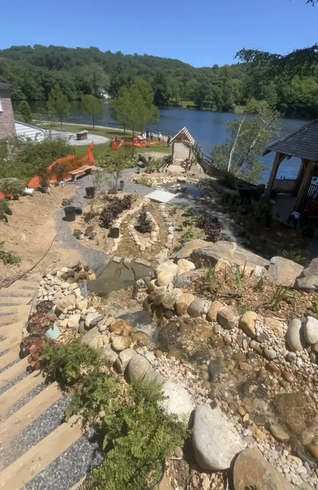 Custom outdoor landscaping in Lindenhurst, NY by Island Oak Design