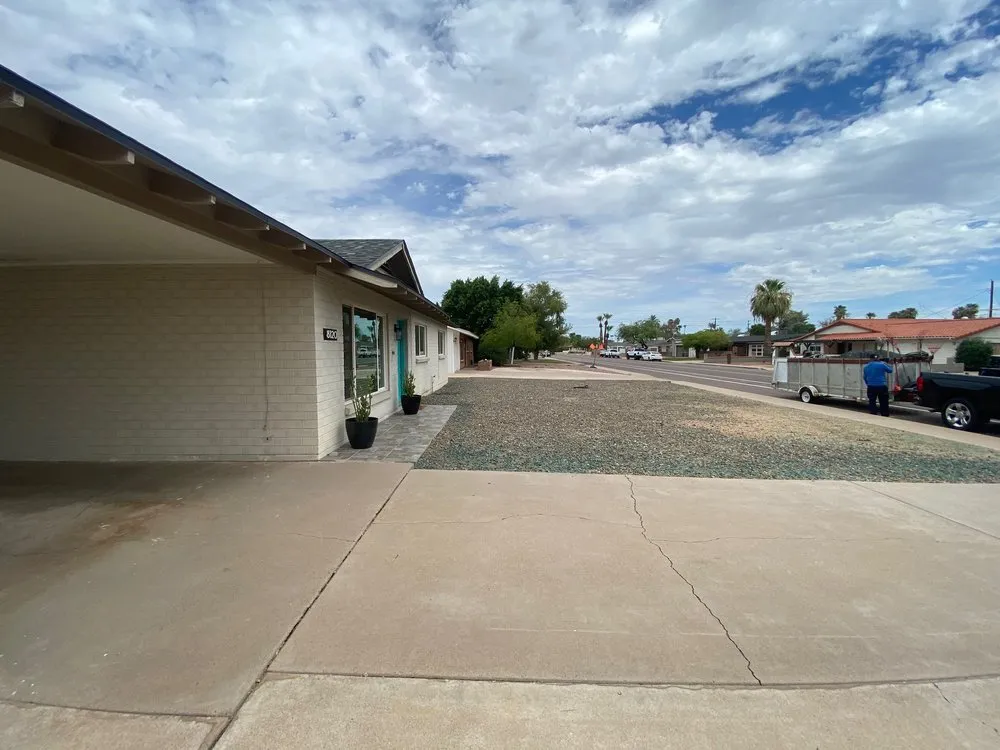 Custom lawn care service experts serving Phoenix, AZ - Islas Landscaping