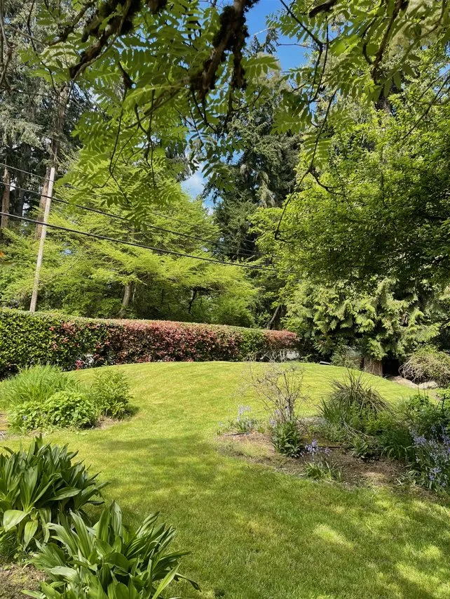 Professional landscape design for year-round maintenance in Renton, WA by Ismael Landscaping