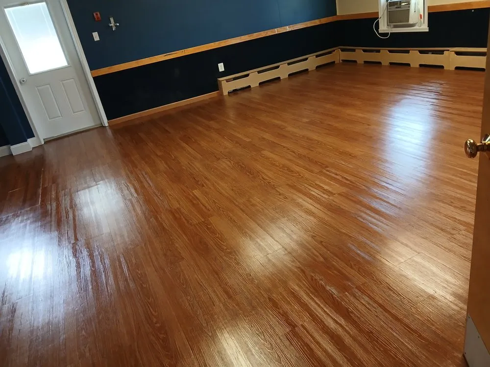 Reliable lawn mowing service in Hyattsville, MD by Israel Hernandez