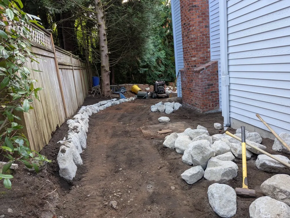 Reliable yard maintenance in Issaquah, WA by Issaquah Landscaping