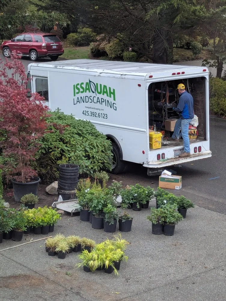 Trusted lawn mowing service in Issaquah, WA - Issaquah Landscaping