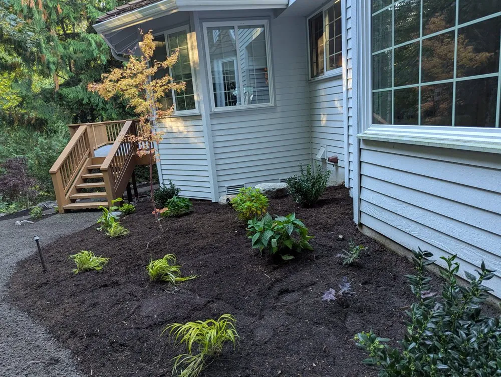 Trusted garden landscaping for beautiful yards across Issaquah, WA - Issaquah Landscaping