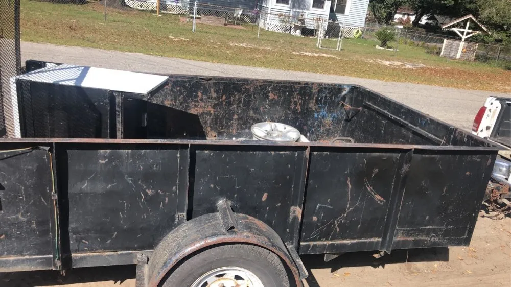 Top-rated yard cleanup service in Sorrento, FL by It's A Kiss A Farner Kinda Thing