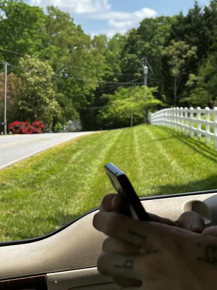 Affordable yard cleanup service in Statesville, NC - ITS JUST GRASS