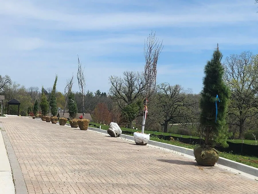 Custom outdoor landscaping experts serving McHenry, IL - Ivan Landscaping & Snow Removal