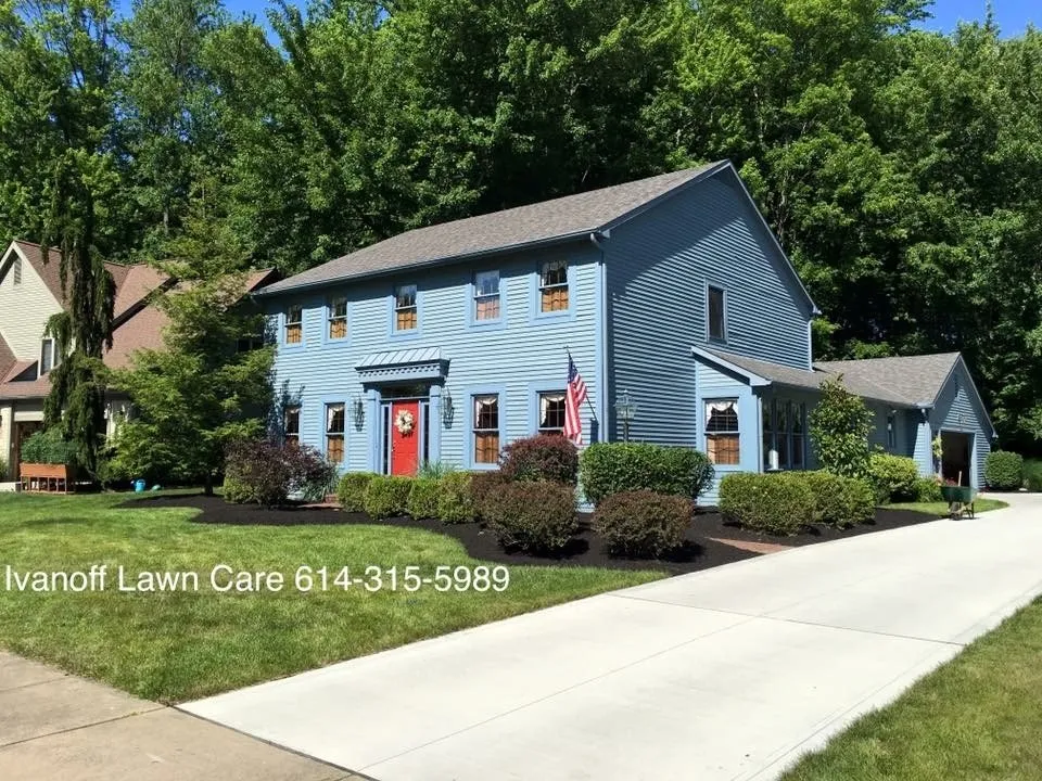 Reliable garden landscaping in Lewis Center, OH by Ivanoff Lawn Care and Landscaping