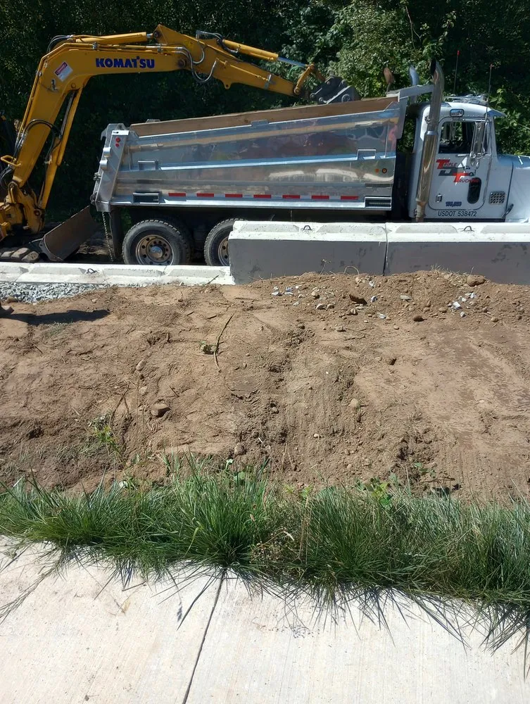 Trusted yard cleanup service in Snohomish, WA by Ivan's Landscape & Construction