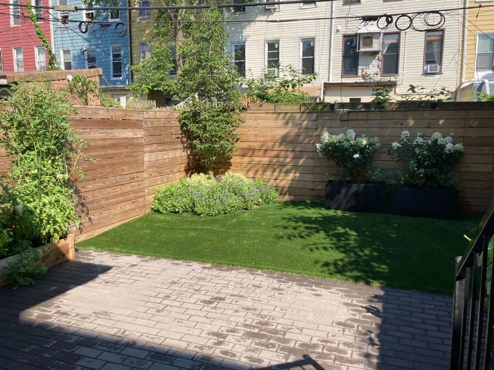 Custom lawn mowing service in Brooklyn, NY by Ivy League