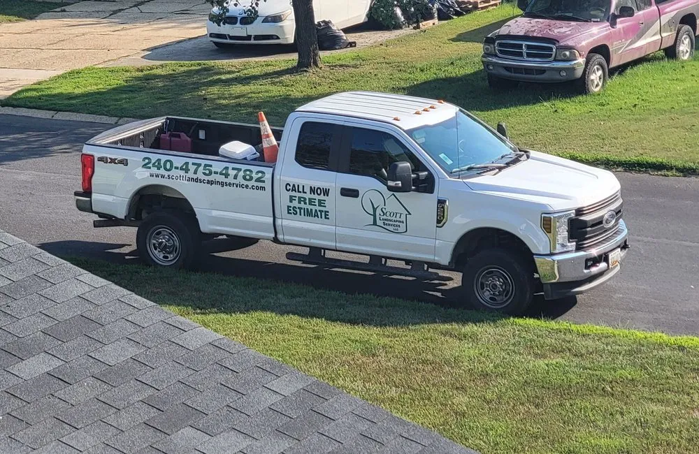 Reliable yard cleanup service for beautiful yards across Waldorf, MD - Ixcot Landscaping Services