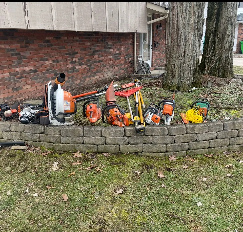 Top-rated lawn mowing service in Bedford, OH by IYI Network