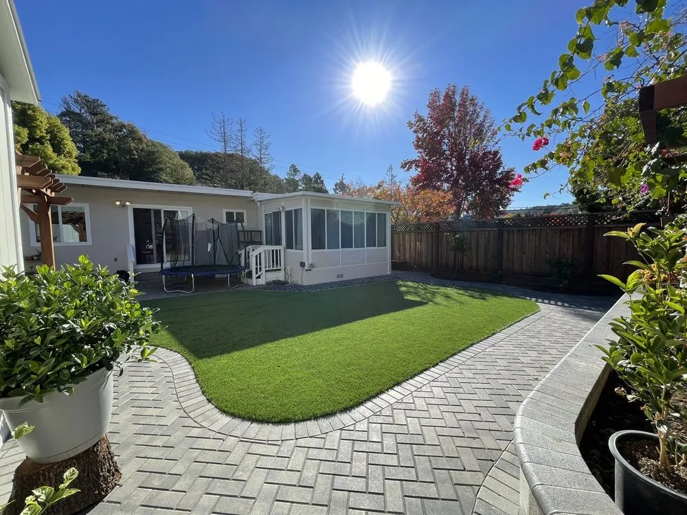 Professional yard cleanup service for beautiful yards in Half Moon Bay, CA by Izote landscaping