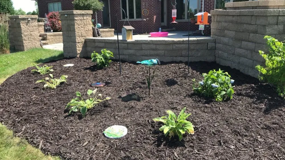 Expert garden landscaping in De Pere, WI by Izzy’s Affordable Lawn Care