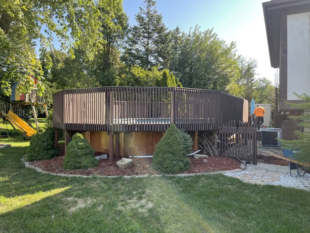 Custom outdoor landscaping experts serving Westmont, IL - J & C Landscaping