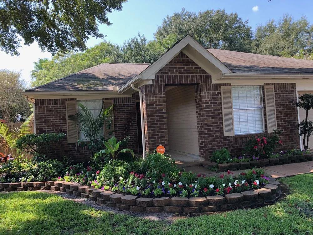 Custom yard maintenance in Houston, TX by J & C Lawn Care