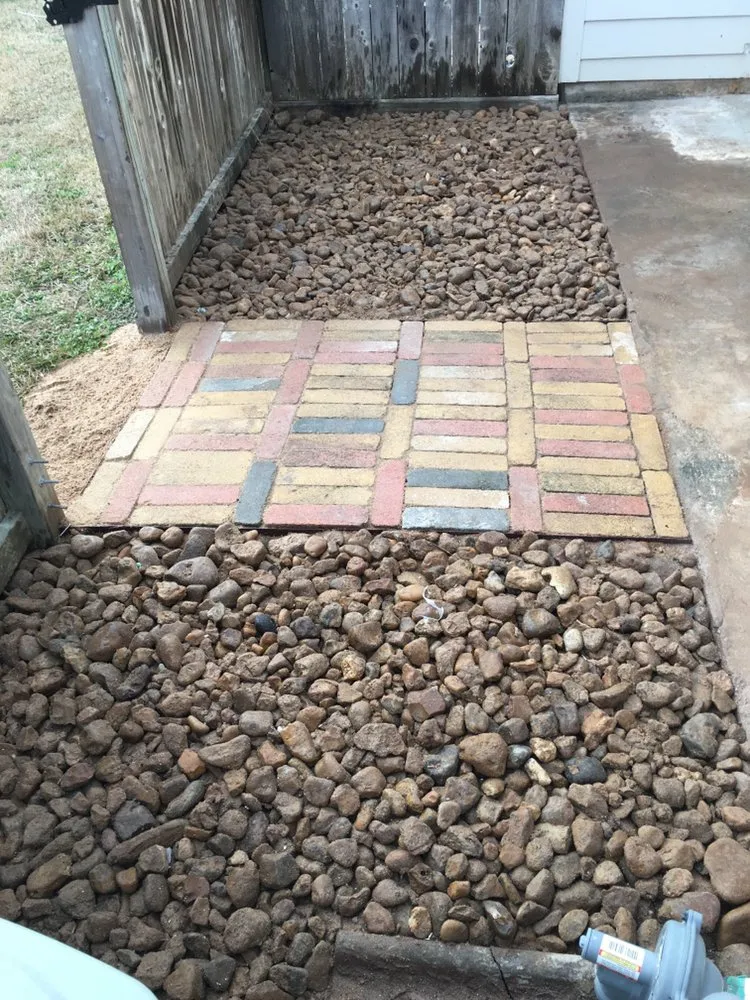 Custom garden landscaping in Houston, TX - J & C Lawn Care