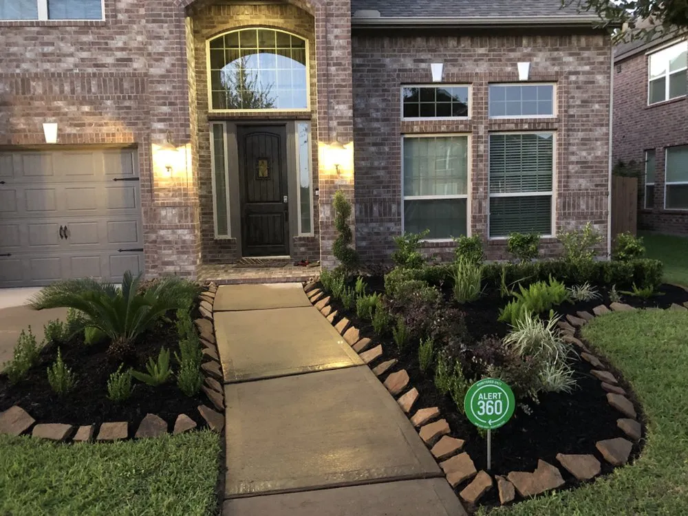 Custom lawn mowing service in Houston, TX by J & C Lawn Care