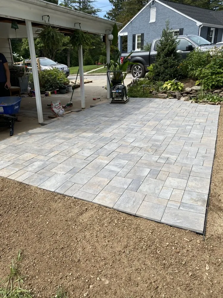 Top-rated lawn mowing service experts serving Sykesville, MD - J & E Handyman Services