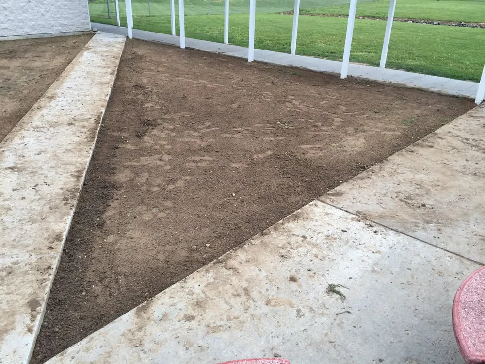 Trusted lawn care service in Seymour, IN - J & E Maintenance & Lawn Care