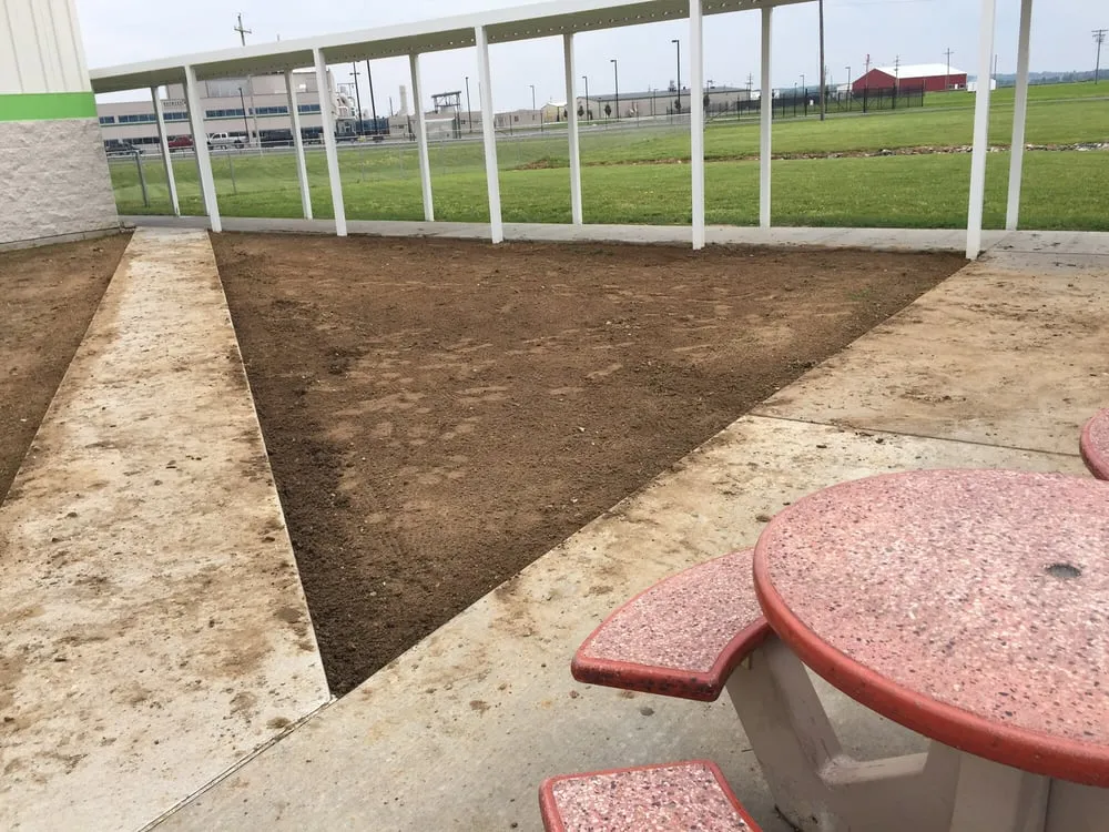 Professional residential landscaping experts serving Seymour, IN - J & E Maintenance & Lawn Care