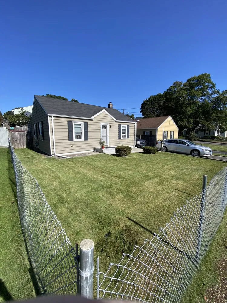 Local yard cleanup service experts serving Fairfield, CT - J & E Property Services