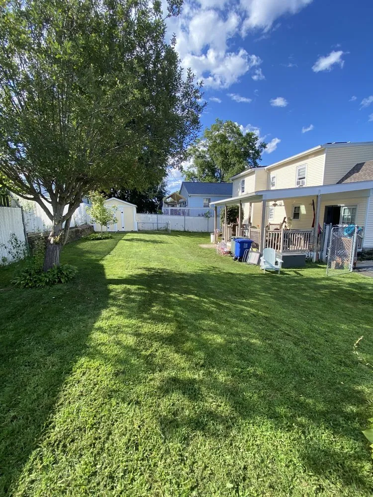 Top-rated lawn mowing service in Fairfield, CT - J & E Property Services