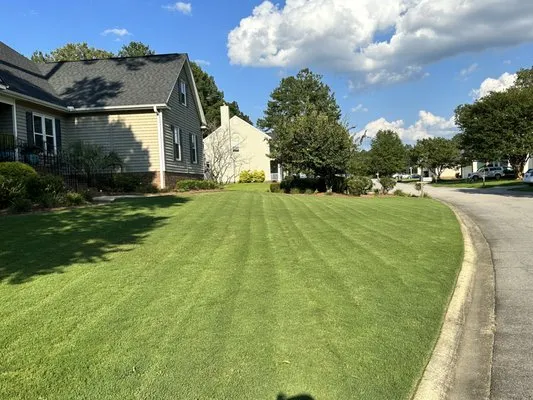 J & G Landscaping Logo